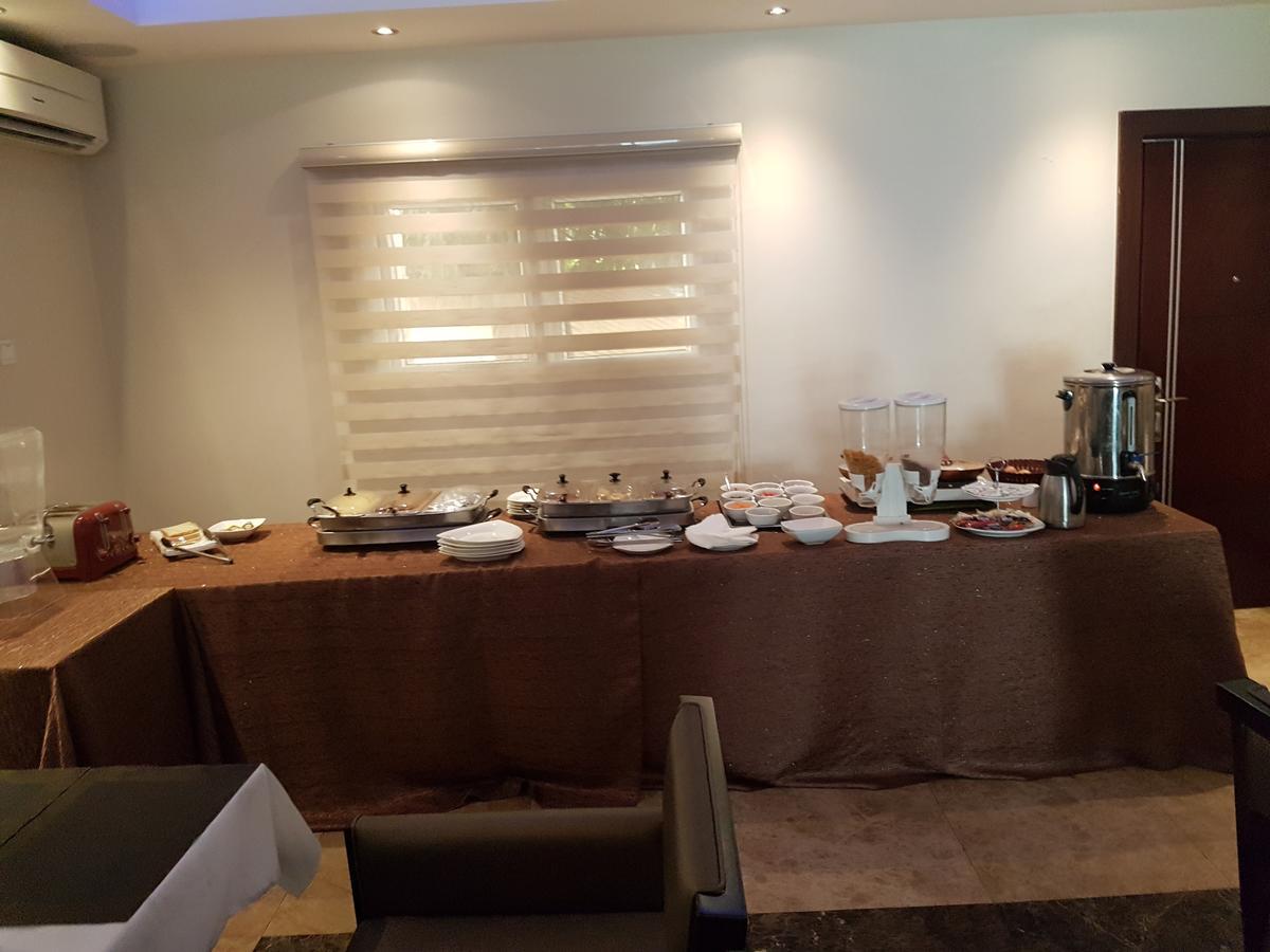 Check Inn Hotel Abuja Kültér fotó